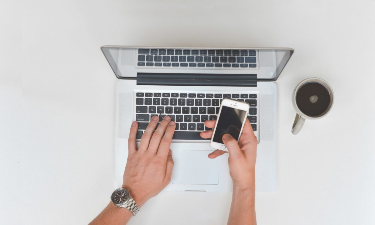 Laptop-Coffee-Mobile